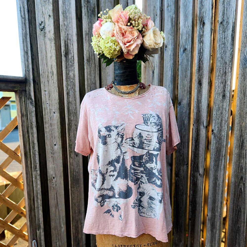 Magnolia Pearl Love Co. Pink Kitten Cat T-Shirt Tee